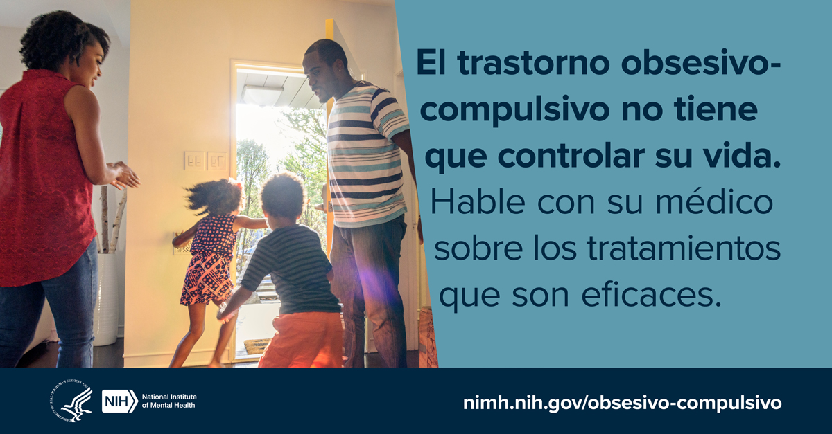 Un padre, una madre y dos niños abren la puerta principal para salir a la luz del sol. Al lado hay un mensaje que dice “El trastorno obsesivo-compulsivo no tiene que controlar su vida. Hable con su médico sobre tratamientos que son eficaces”. 